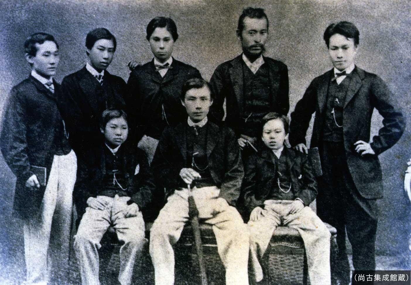薩摩藩英国留学生が集合したの白黒写真