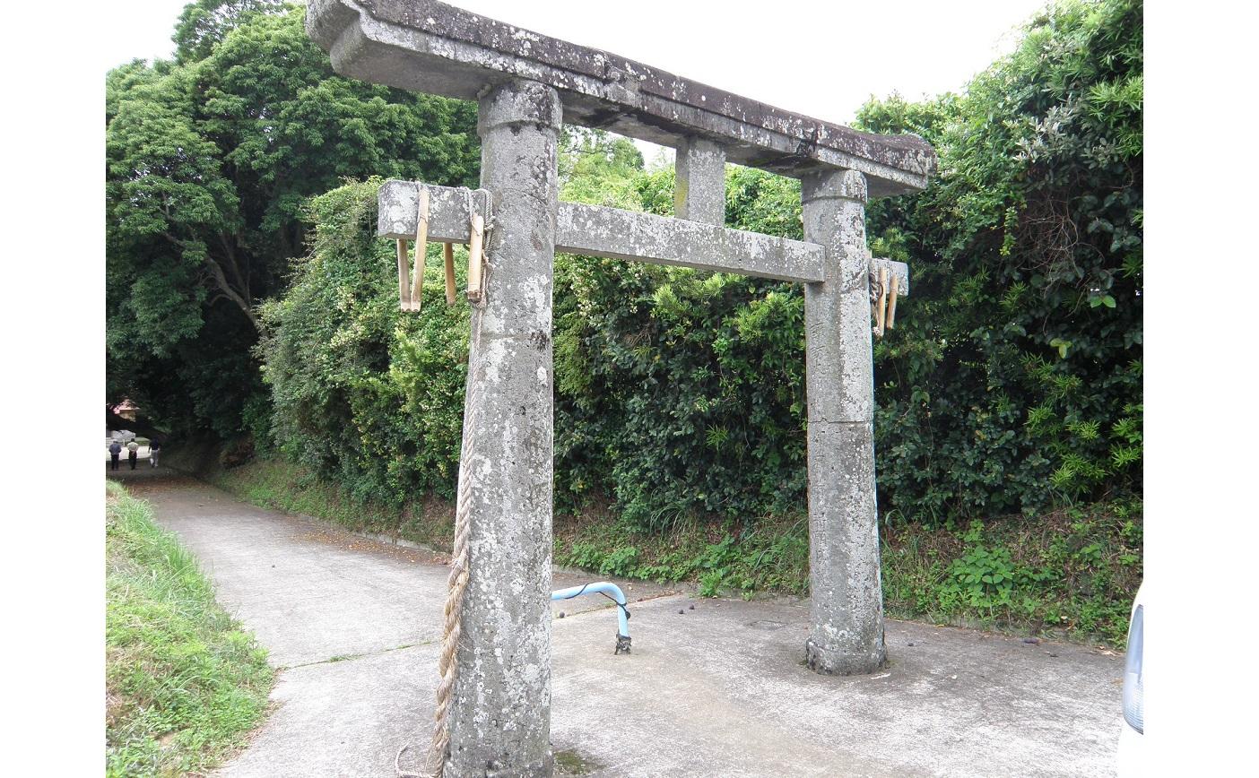 南方神社の石鳥居の写真