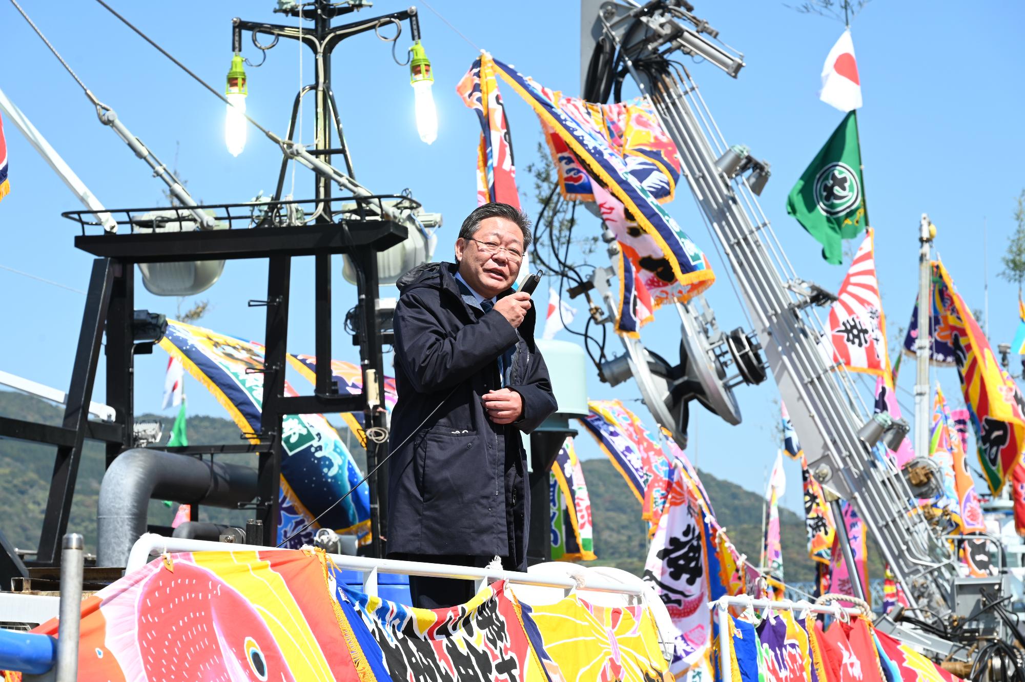 あいさつをする西平市長