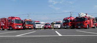 阿久根地区消防組合の消防車などの写真