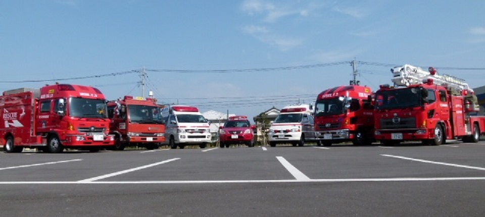 阿久根地区消防組合の消防車などの写真